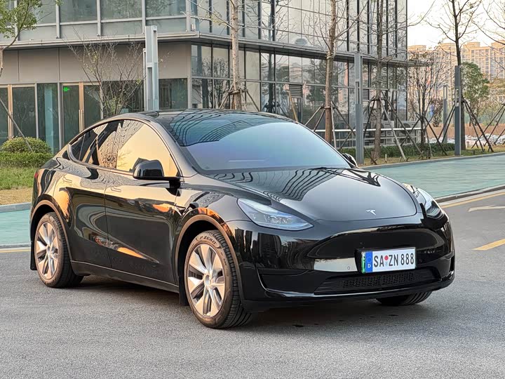Фото 3 - Tesla Model Y