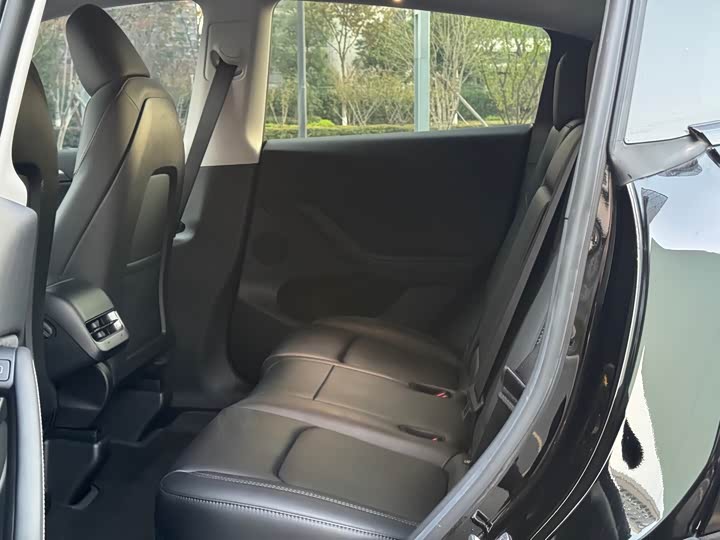 Фото 7 - Tesla Model Y