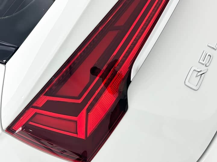 Фото 28 - Audi Q5L