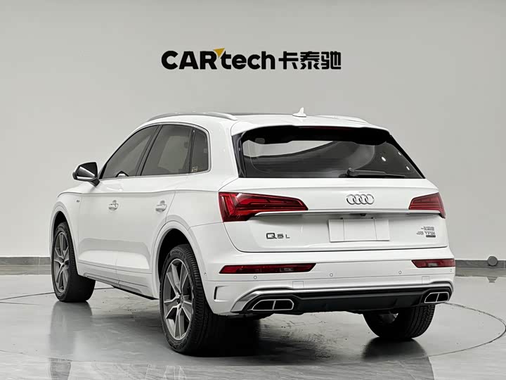 Фото 6 - Audi Q5L