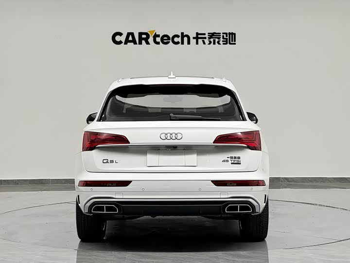 Фото 7 - Audi Q5L