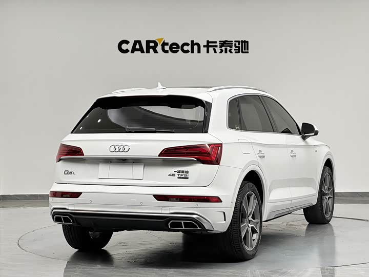 Фото 8 - Audi Q5L