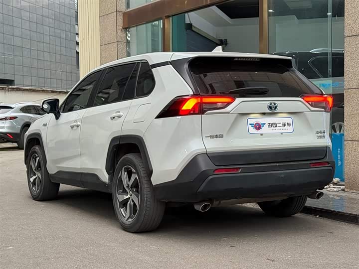 Фото 4 - Toyota RAV4 Hybrid