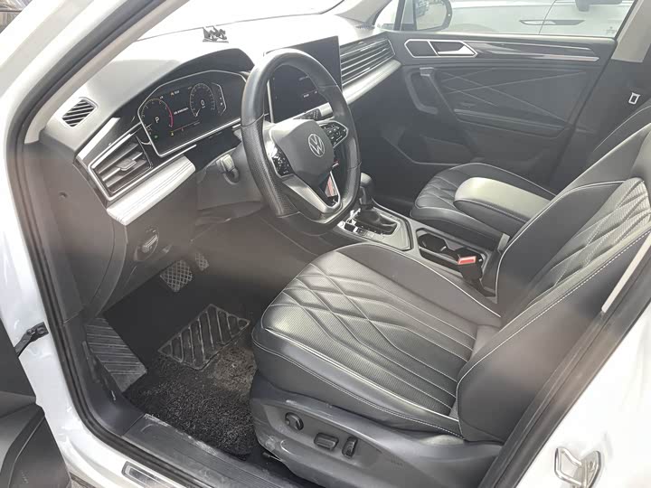 Фото 4 - Volkswagen Tiguan L Pro