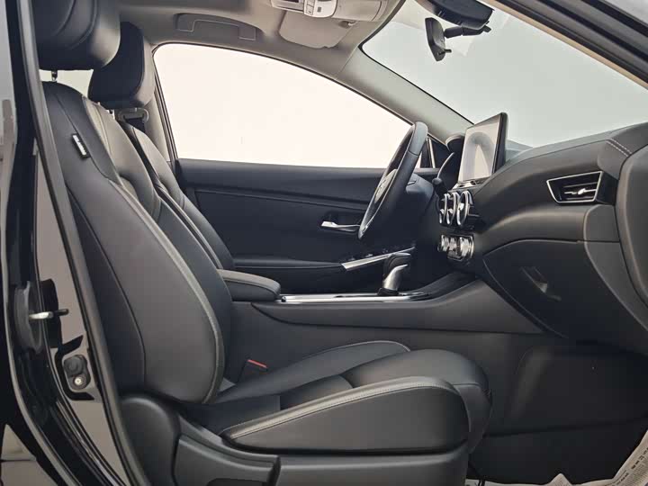 Фото 10 - Nissan Sylphy