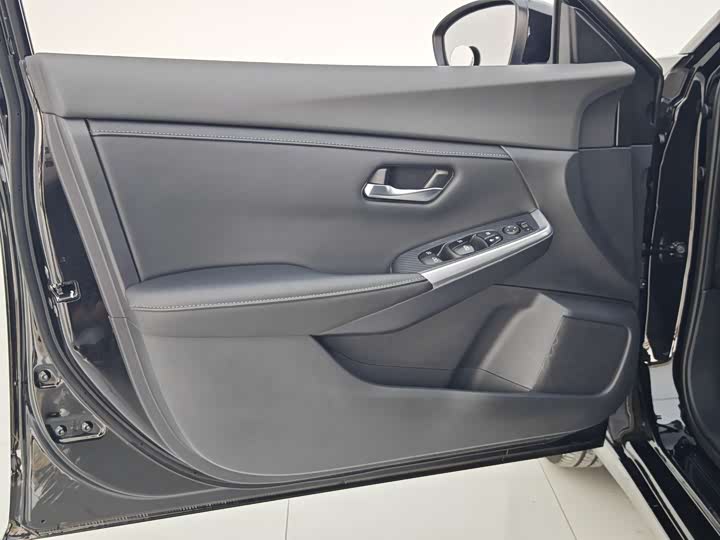 Фото 15 - Nissan Sylphy