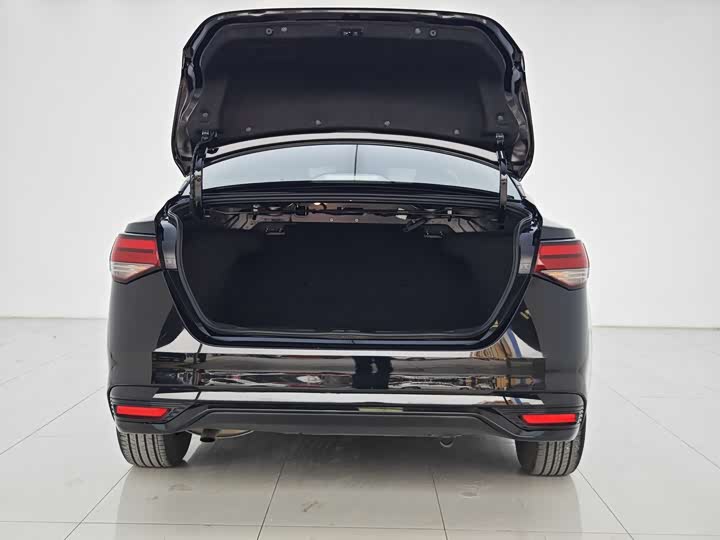 Фото 17 - Nissan Sylphy