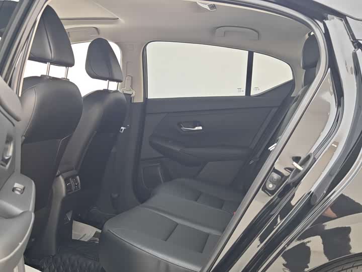 Фото 8 - Nissan Sylphy