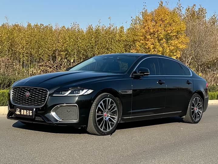 Фото 1 - Jaguar XF L