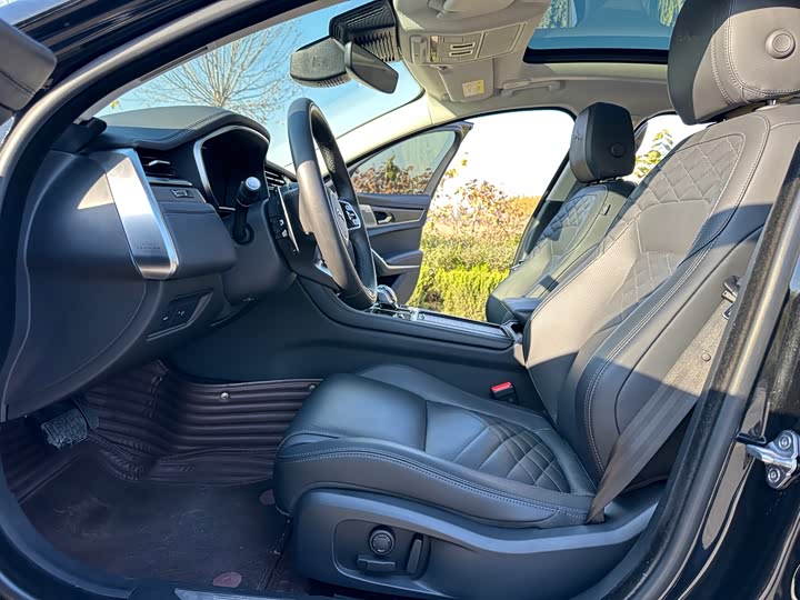 Фото 12 - Jaguar XF L