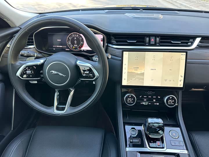 Фото 29 - Jaguar XF L