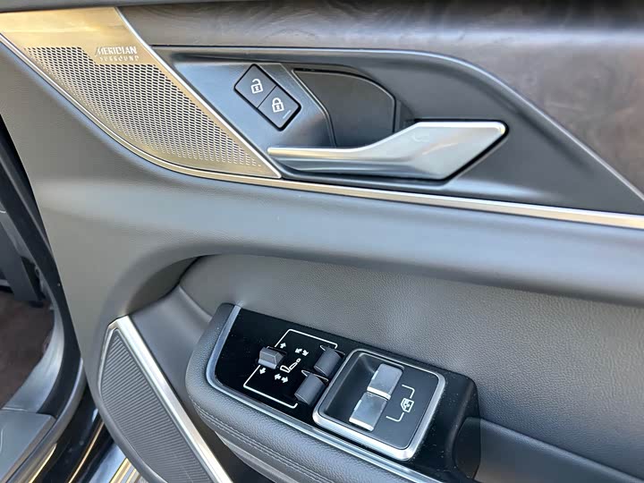 Фото 33 - Jaguar XF L