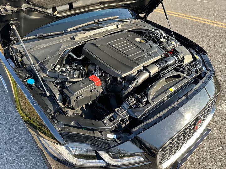 Фото 37 - Jaguar XF L