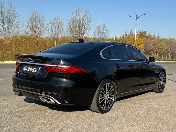 Фото 7 - Jaguar XF L