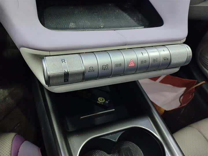 Фото 14 - BYD Dolphin