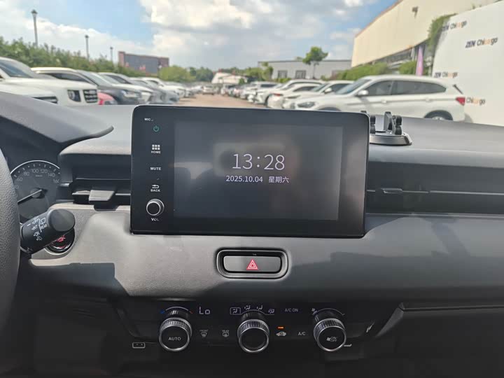 Фото 10 - Honda Vezel