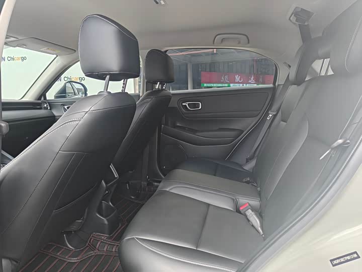 Фото 7 - Honda Vezel