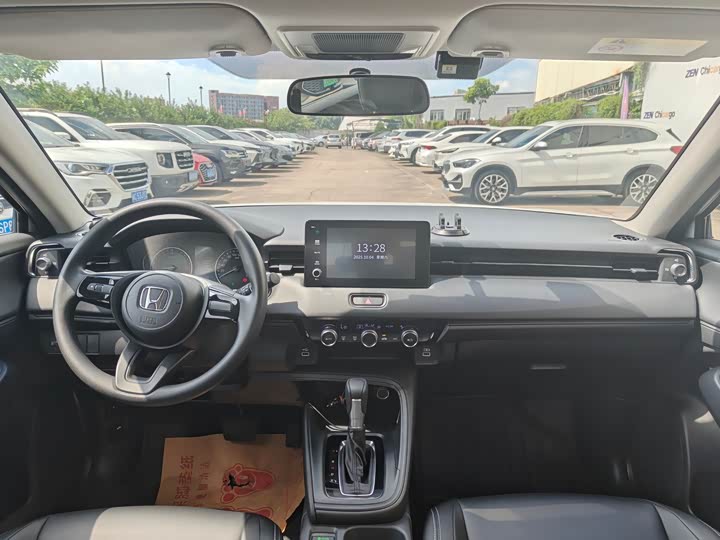 Фото 8 - Honda Vezel