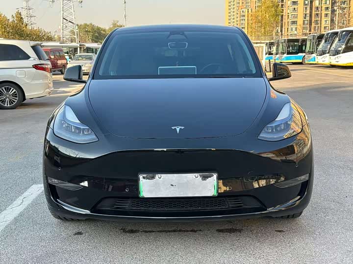 Фото 2 - Tesla Model Y