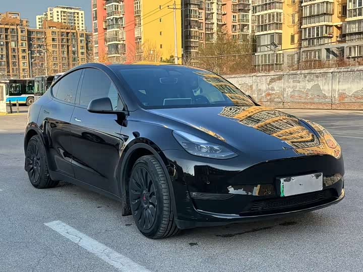 Фото 3 - Tesla Model Y