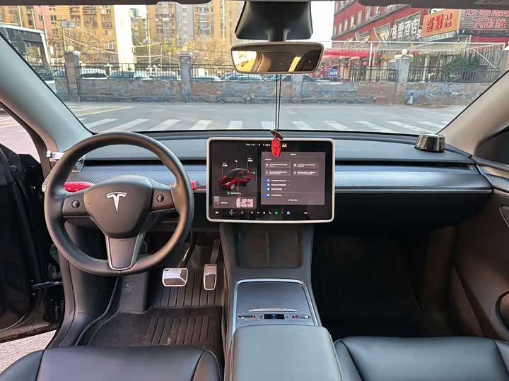 Фото 6 - Tesla Model Y