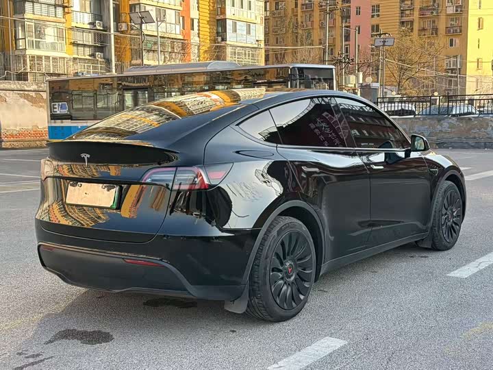 Фото 9 - Tesla Model Y