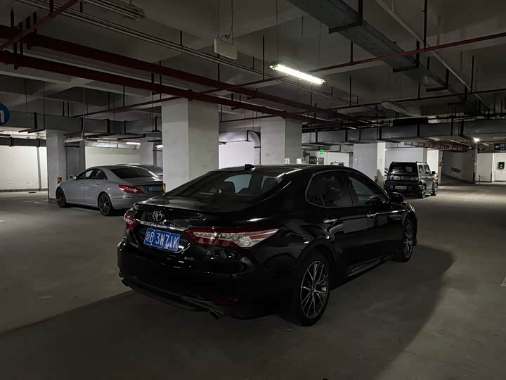 Фото 6 - Toyota Camry