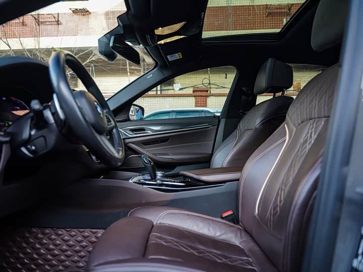 Фото 13 - BMW 5 Series