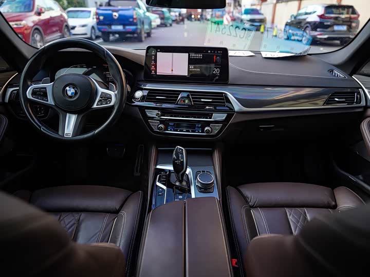 Фото 16 - BMW 5 Series