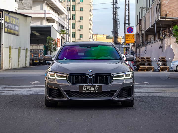 Фото 2 - BMW 5 Series