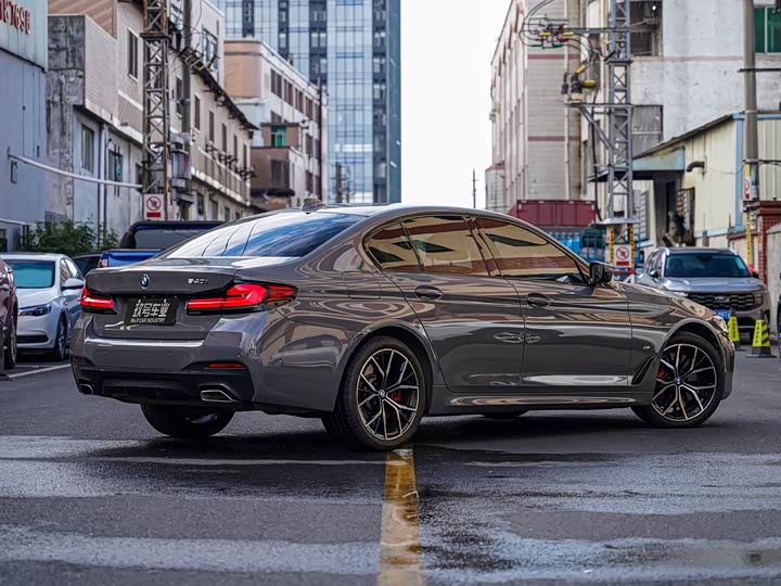 Фото 3 - BMW 5 Series