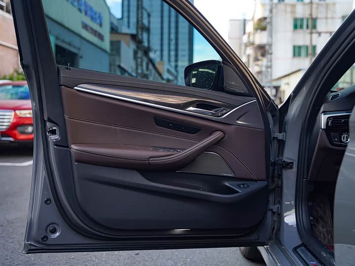 Фото 8 - BMW 5 Series