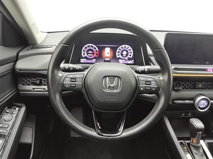 Фото 11 - Honda Accord