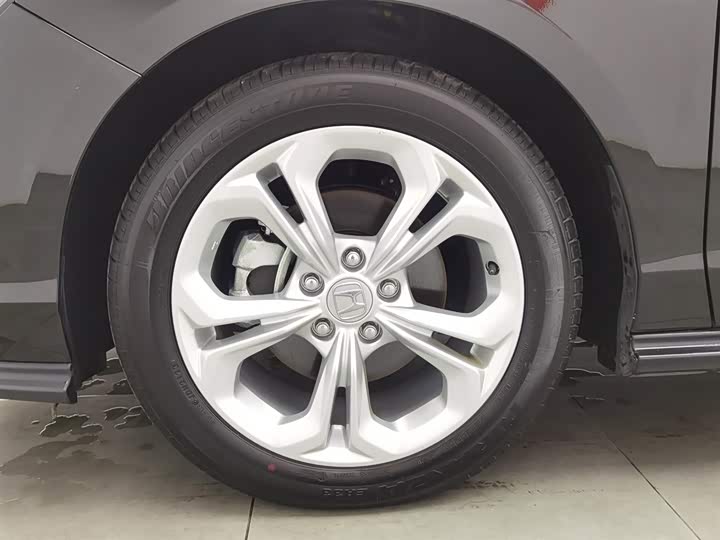 Фото 17 - Honda Accord