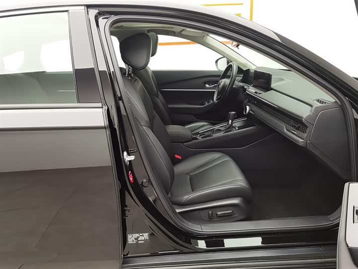 Фото 23 - Honda Accord