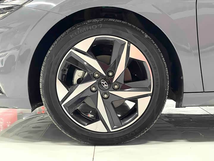 Фото 14 - Hyundai Elantra N line