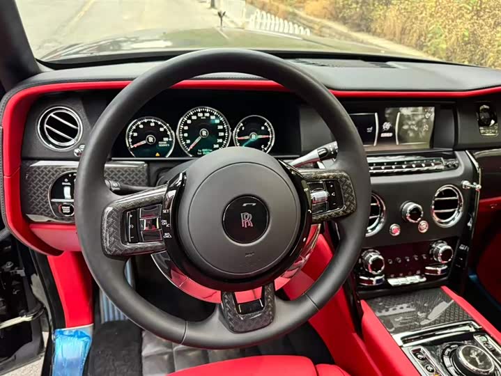 Фото 10 - Rolls-Royce Cullinan