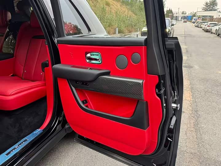 Фото 14 - Rolls-Royce Cullinan