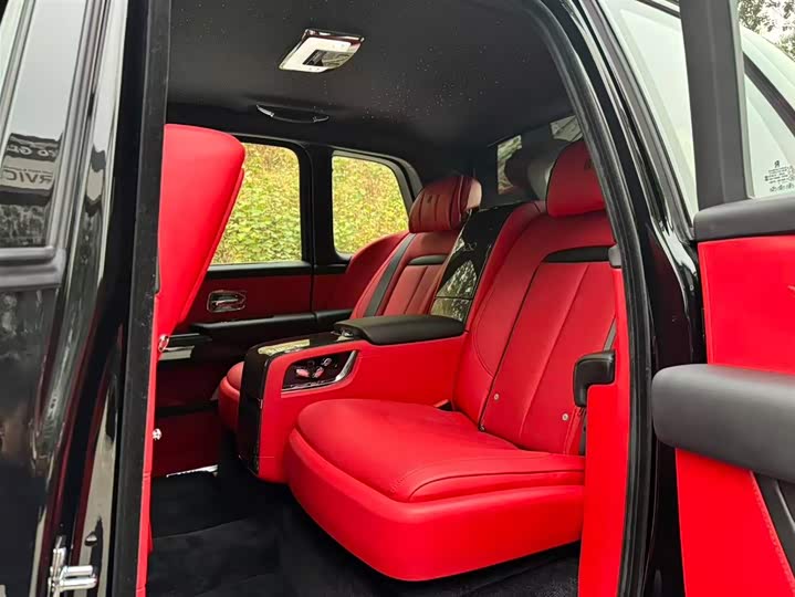 Фото 15 - Rolls-Royce Cullinan