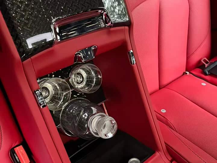 Фото 18 - Rolls-Royce Cullinan