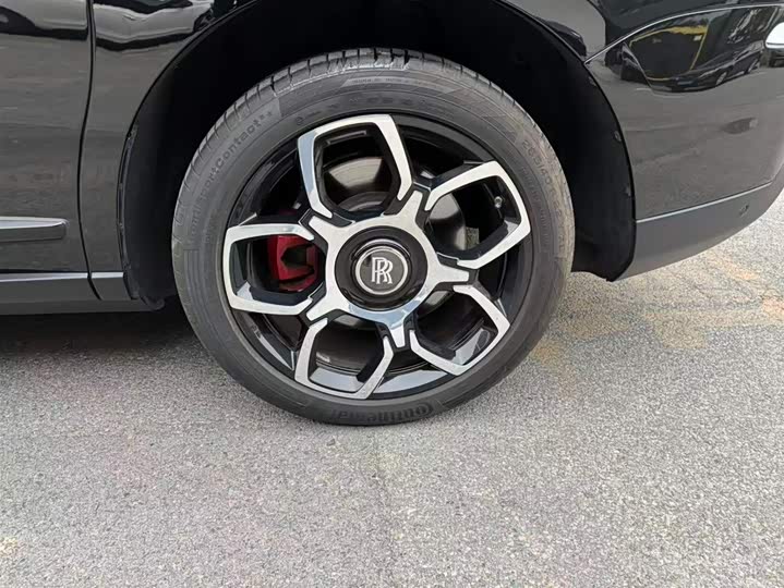 Фото 7 - Rolls-Royce Cullinan