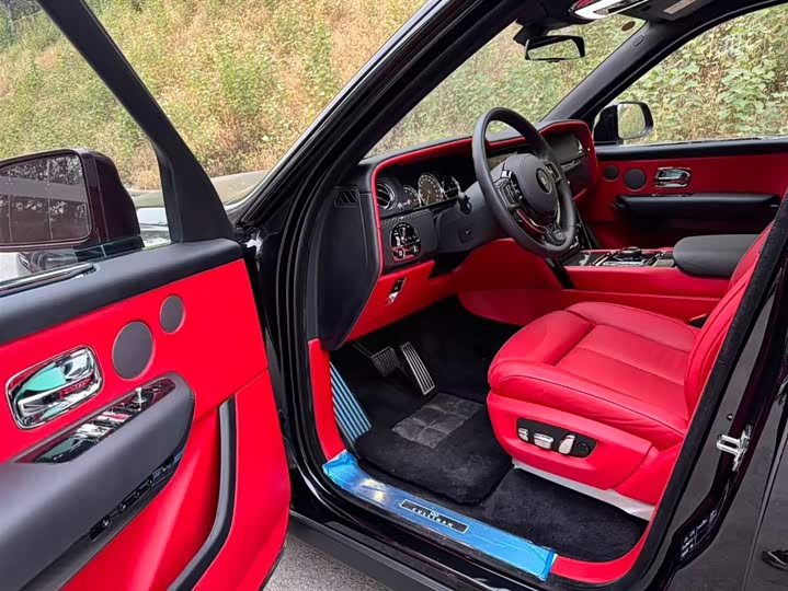 Фото 8 - Rolls-Royce Cullinan