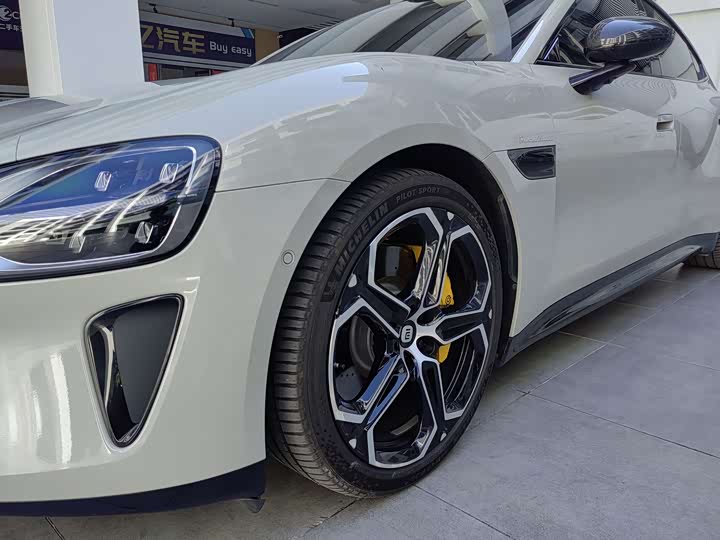 Фото 9 - Xiaomi SU7