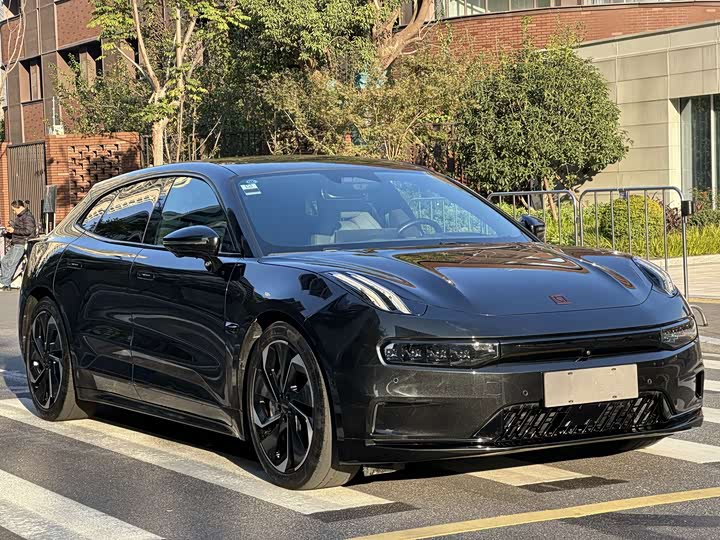 Фото 3 - Zeekr 001