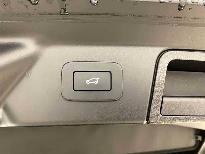 Фото 16 - Land Rover Range Rover Velar