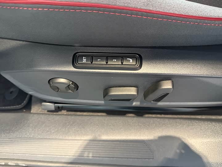 Фото 10 - Volkswagen ID.4 Crozz