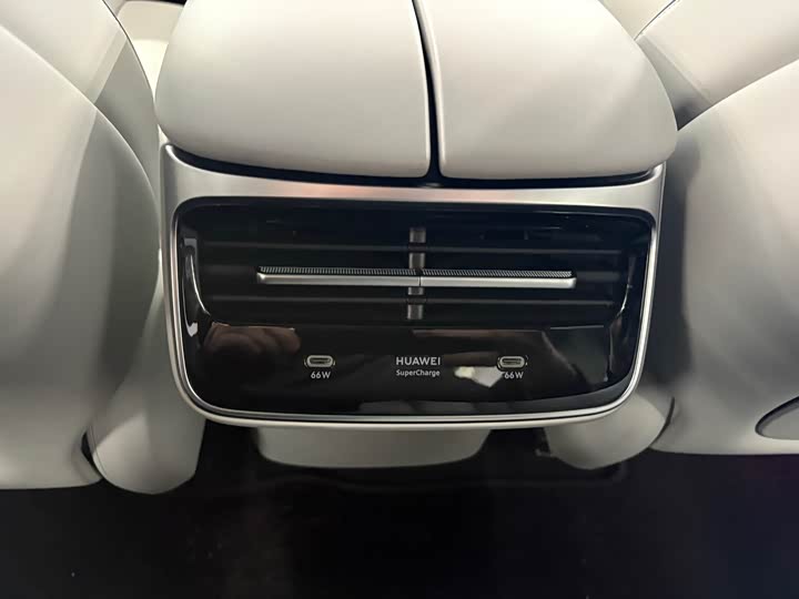 Фото 17 - Luxeed S7