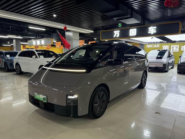 Фото 2 - LiXiang Mega