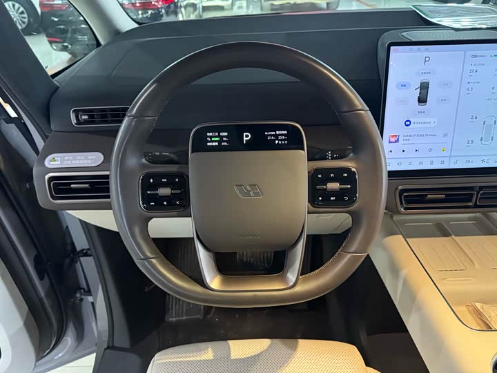 Фото 9 - LiXiang Mega