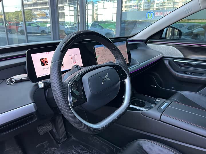 Фото 12 - XPeng P7